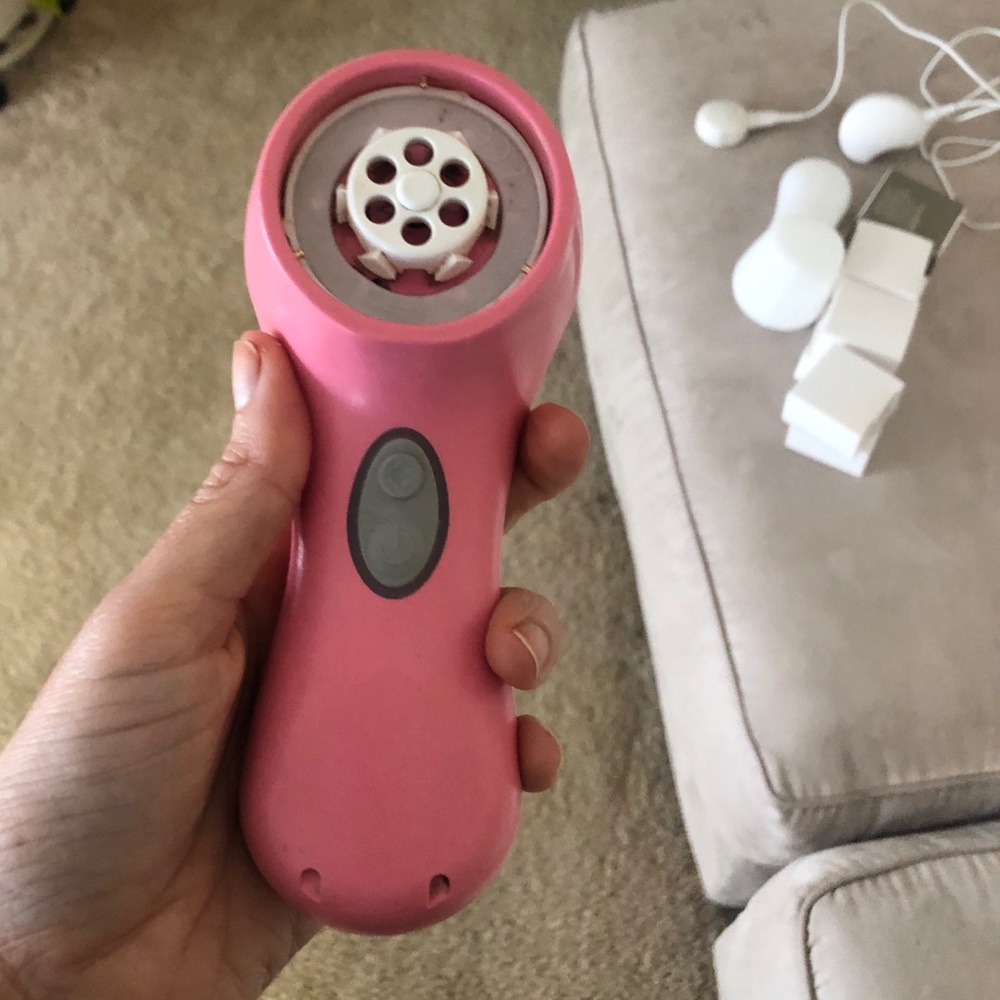 Clarisonic Mia 2 Bundle with case & 9 brush heads
